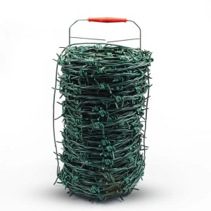 Grüner Karat Stacheldraht, 50m Rolle mit Tragegriff, für Zaunbau & Sicherheit.