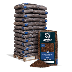 Braune Galamio Holzhackschnitzel 60l Säcke auf Palette. Mulch für Garten, Körnung 5-60mm.
