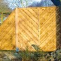 Grüner T & J Sichtschutzzaun Maxi-Diagonal, 180x180 cm, aus Holz mit diagonaler Lamellenstruktur.