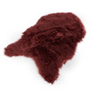 Flauschiges, marsala-farbenes KARAT Kunstfell Nelly Dekofell für vielseitige Deko-Ideen.