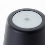 Detailaufnahme: Schwarze, matte LED-Tischleuchte Kaami, 37 cm, für den Außenbereich.