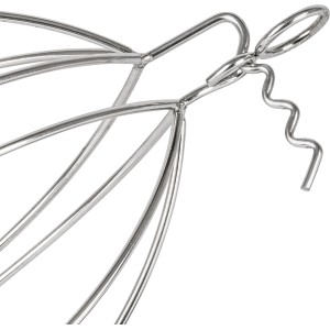 Geflügel-Grillkorb aus Edelstahl mit Kette und Haken für knuspriges Grillen.