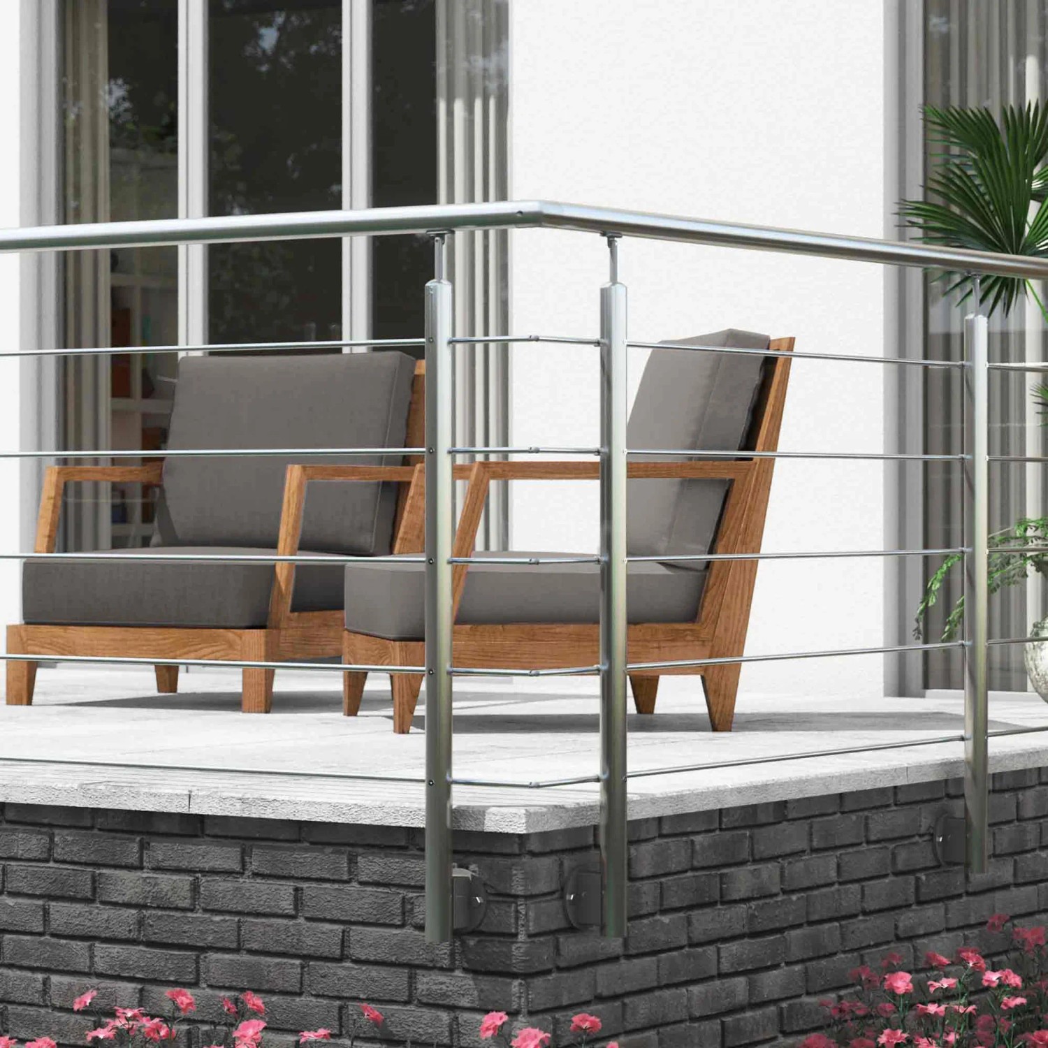 Edelstahl Geländer-Set 150cm zur Wandmontage, mit zwei Sesseln auf einer Terrasse.