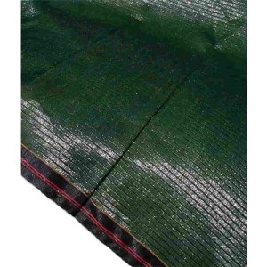 Dunkelgrünes Klasebo Ballenschutznetz aus Kunststoff, gewebt, mit feiner Struktur. Schützt Heu- und Silageballen.