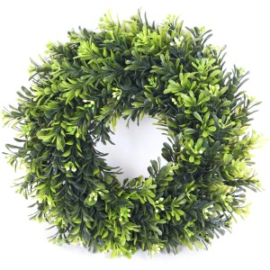 Dekorativer Kranz (Ø 28 cm) in Grün-Creme. Kunstpflanze für stilvolle Deko.