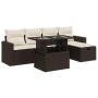 Braune 6-tlg. vidaXL Garten-Sofagarnitur aus Rattan mit Tisch und cremefarbenen Kissen.