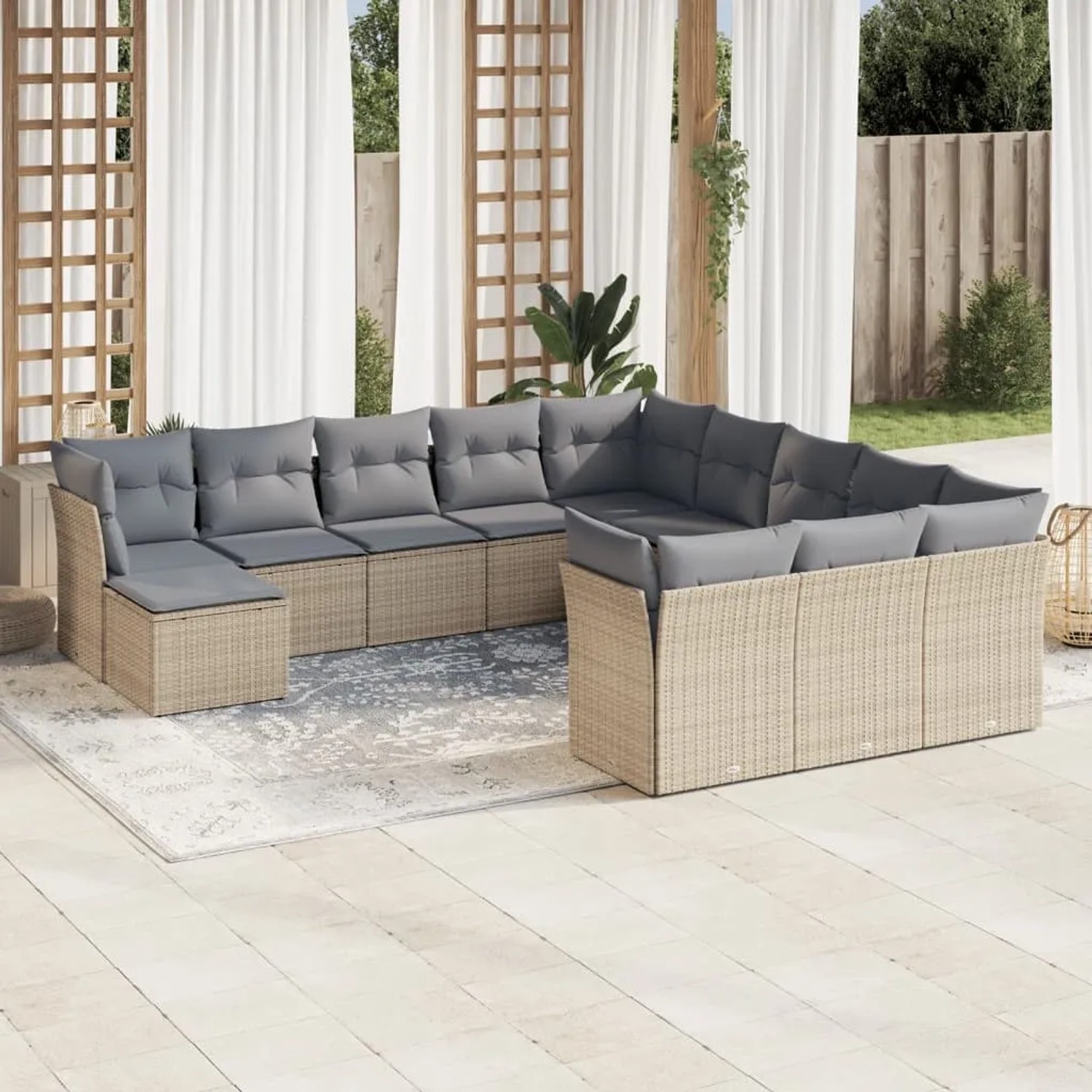 Beige vidaXL Garten-Sofagarnitur (12-tlg) aus Poly Rattan mit grauen Kissen auf Terrasse.