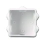 Weißer quadratischer Abzweigkasten für Aufputzmontage. Robuste Box mit Kabeleinführungen, ideal für Feuchträume und Außenbereiche.