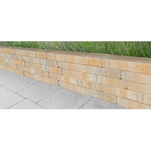 Mauer aus Diephaus Mauersteinen Arona Muschelkalk, 60x20x7 cm, mit Schieferstruktur.