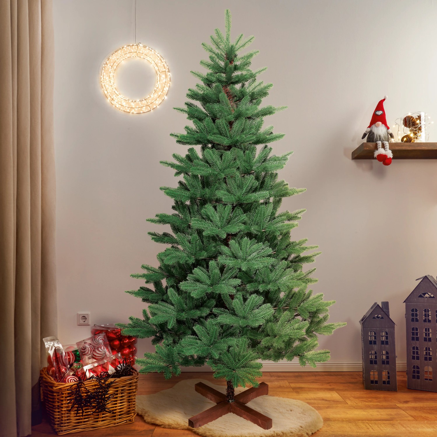 Künstlicher Weihnachtsbaum Dalbyn 180 cm mit Ständer kaufen bei OBI