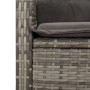 Detailaufnahme: Graue Garten-Essgruppe aus Poly Rattan mit Kissen.