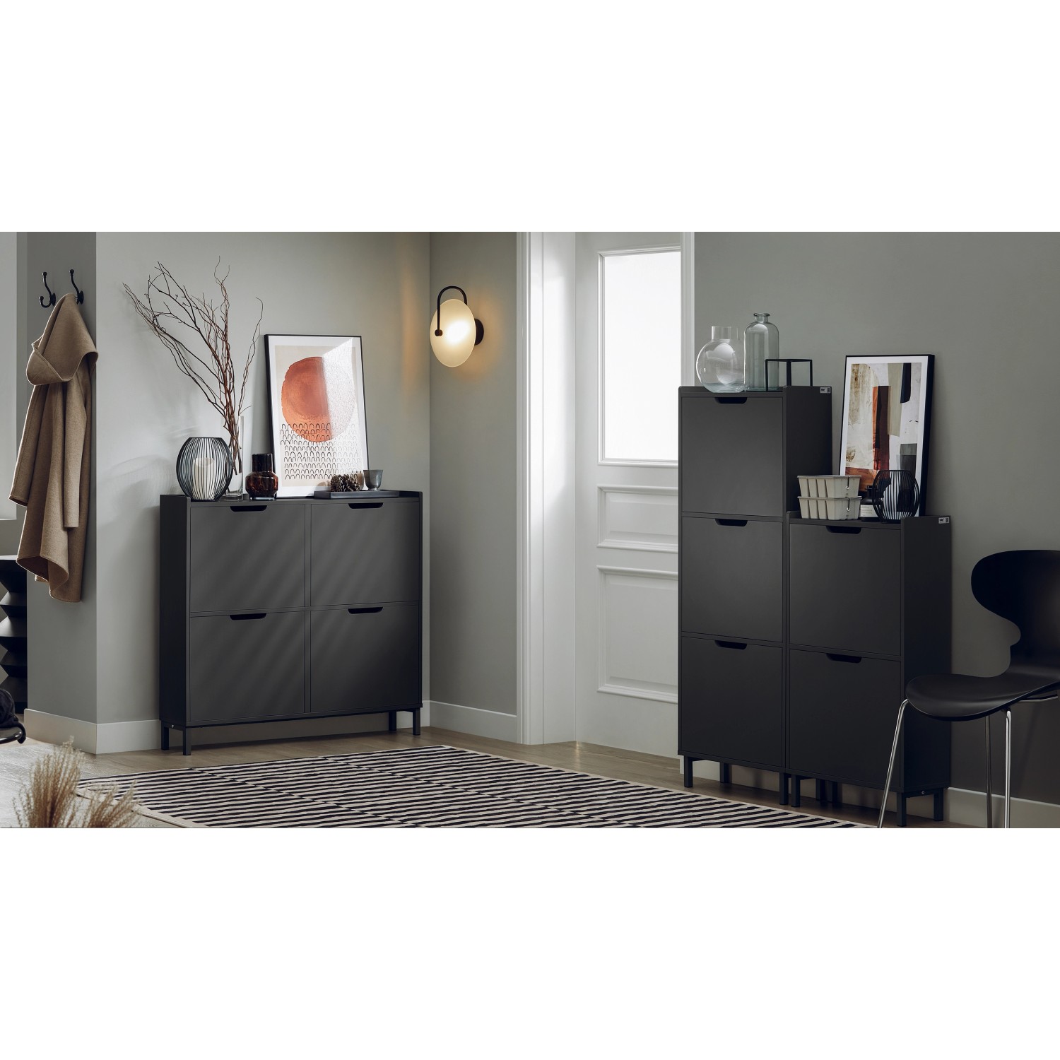 Schwarzer SoBuy Schuhkipper FSR100-SCH mit 4 Klappen im Flur.