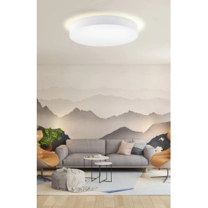 Weiße, runde Eglo Deckenleuchte Pasteri, 5-flammig, im modernen Wohnzimmer.