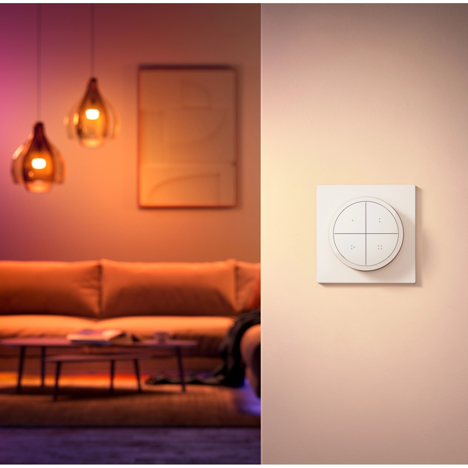 Weißer Philips Hue Tap Dial Schalter zur Steuerung von Hue Leuchten im Wohnraum.