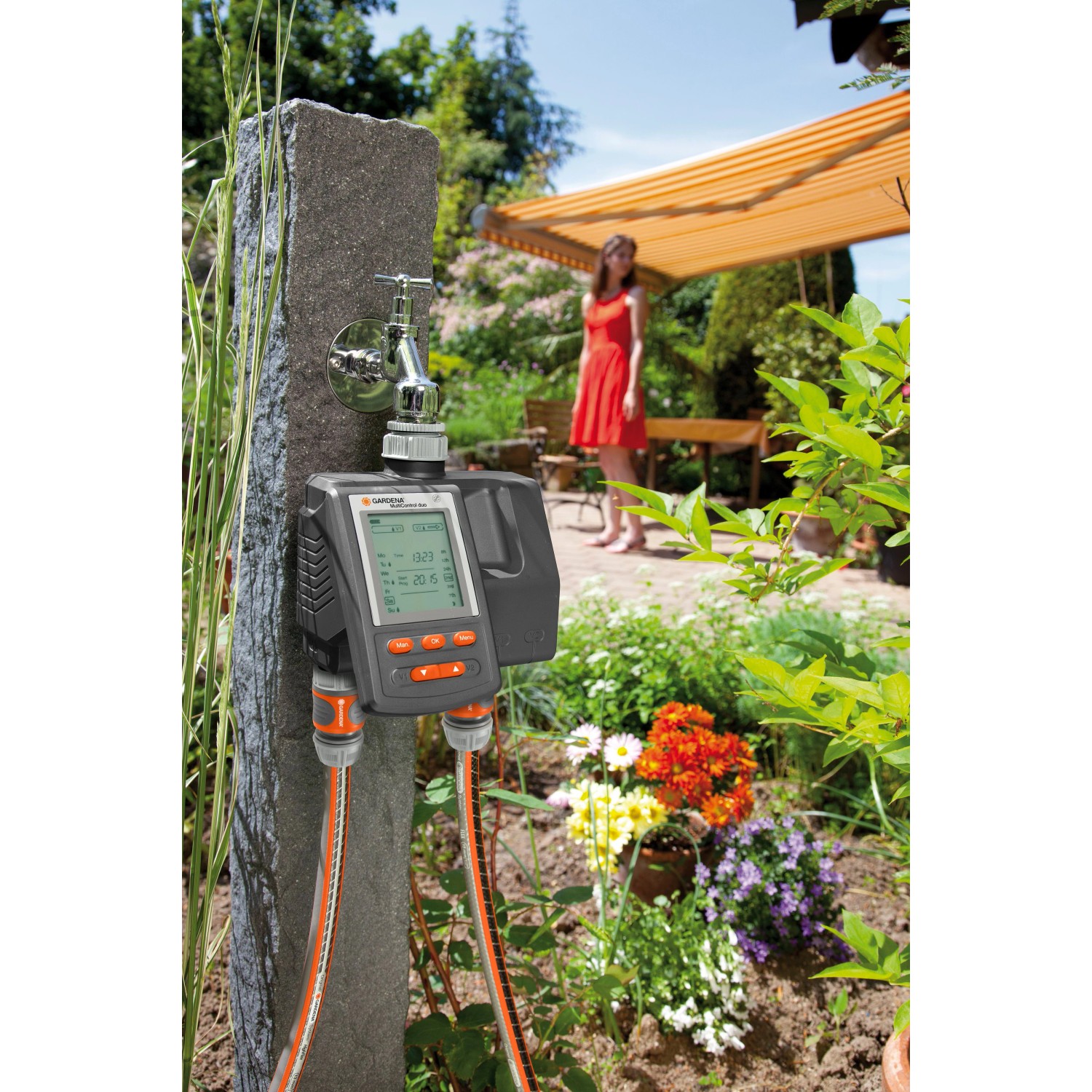 Gardena MultiControl duo: Bewässerungscomputer für zwei Gartenbereiche am Wasserhahn.