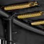 Detailaufnahme: Goldene Federn und schwarzer Rahmen des Salta Premium Gartentrampolins.