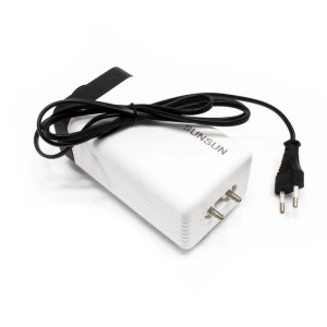 Weiße Sunsun Luftpumpe 402 mit zwei Auslässen und Kabel. Ideal für Teichbelüfter und Sauerstoffpumpe im Aquarium.