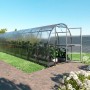 Klasika Gewächshaus Slim 20m² mit Polycarbonat-Abdeckung im Garten.