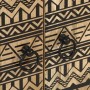 Türen des vidaXL Waschbeckenunterschranks aus Mangoholz mit schwarzem geometrischem Retro-Muster und Ringgriffen.