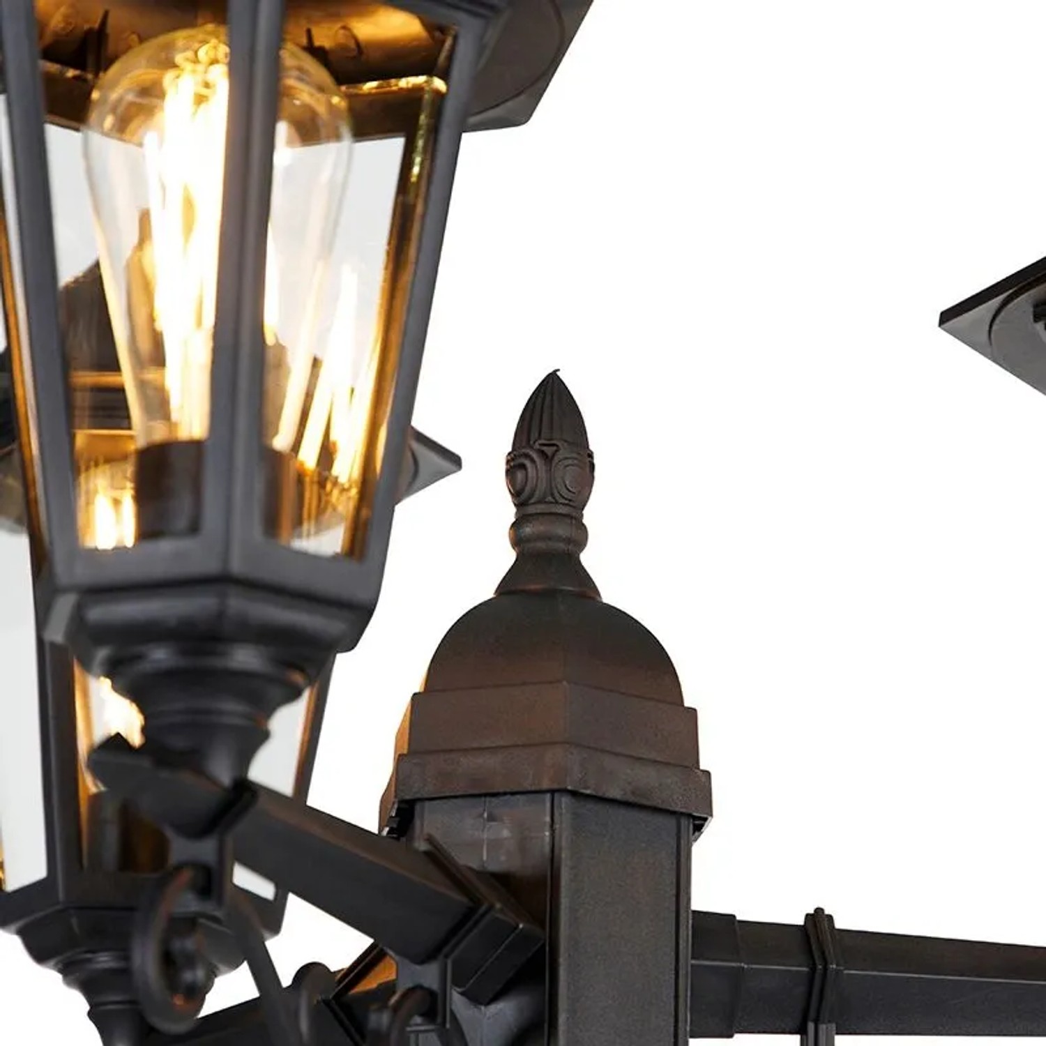 Detailaufnahme der schwarzen QAZQA Außenlaterne New Haven mit 3 Lampen und klarem Glas.