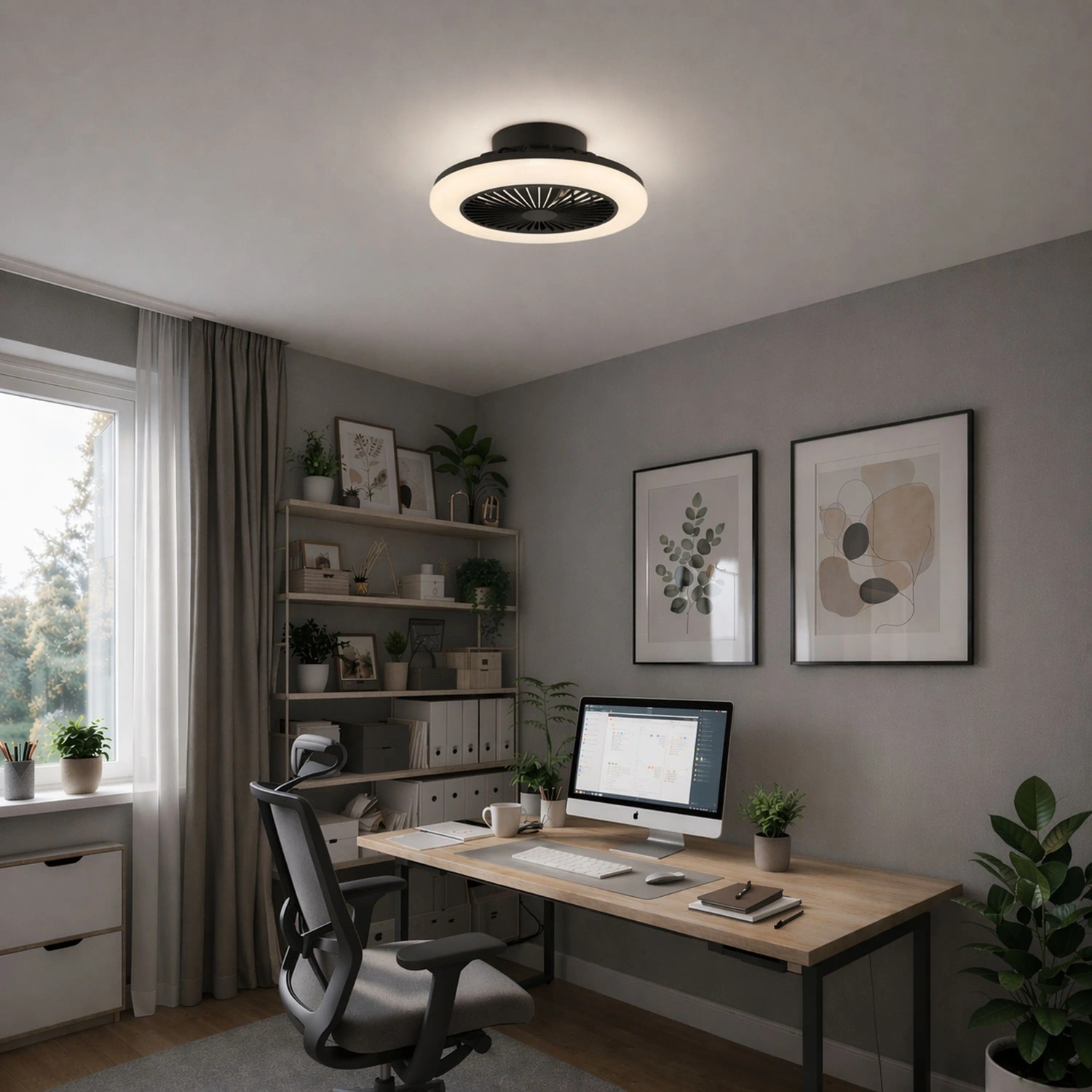 Moderne, schwarze LED-Deckenleuchte Montero mit Ventilator (Ø 42cm) im Arbeitszimmer.