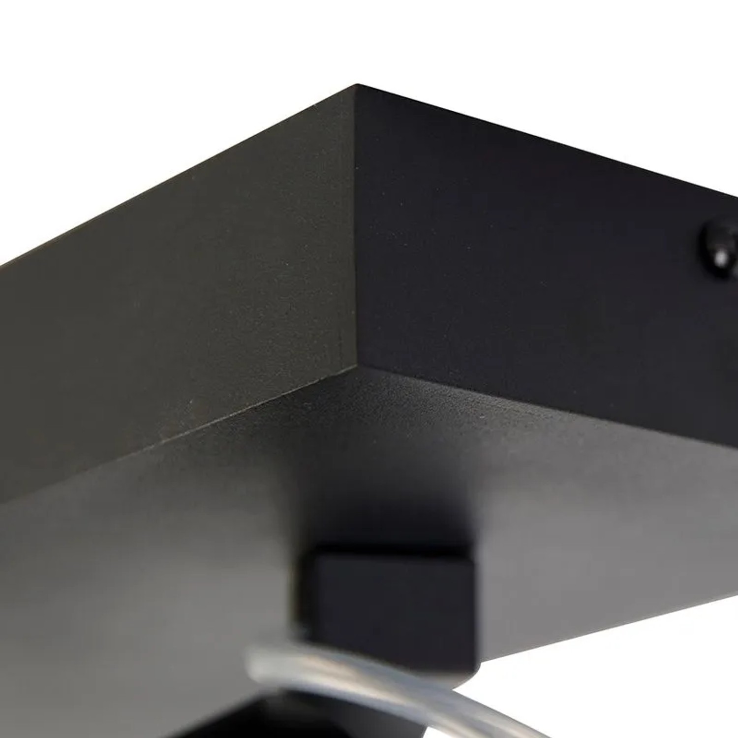 Detailaufnahme: Schwarzer QAZQA Design Spot "Go" mit 2 verstellbaren Flammen.