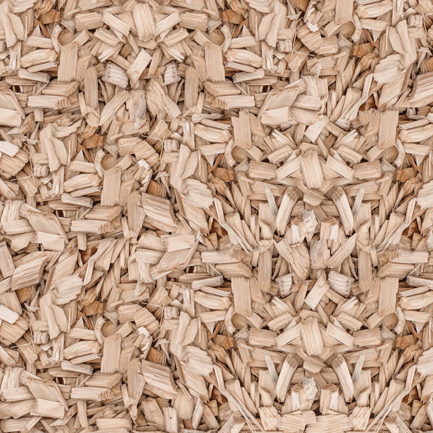 Helle Galamio Holzhackschnitzel als Fallschutz oder Mulch, Körnung 5-30mm. Ideal für Spielplätze und Garten.