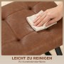 Hand reinigt braune, gepolsterte Kunstleder-Sitzfläche der HOMCOM Schuhbank. Zeigt wasserfeste, fleckenresistente Oberfläche.