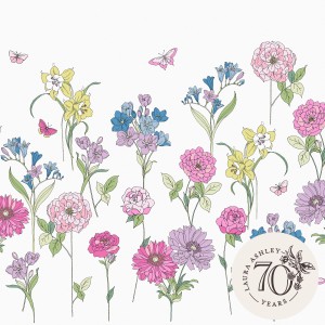 Laura Ashley Fototapete Gilly mit Blumenmuster in Rosa, Gelb und Blau mit Schmetterlingen.