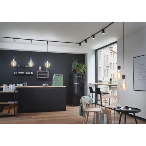 Schienensystem: Schwarze Paulmann URail Kabeleinspeisung mit 1m Kabel in moderner Küche.