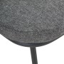 Graues, strukturiertes Sitzkissen auf dunklem Metallrahmen eines Gartenstuhls. Homestyle4u Gartenmöbel.