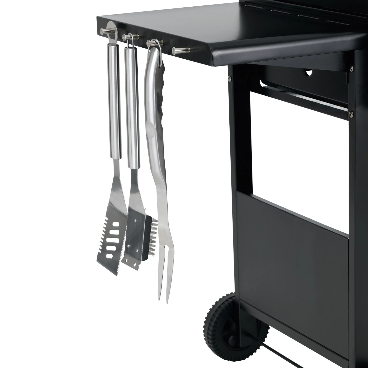 Detailansicht des schwarzen tepro Gasgrill Mayfield mit Grillbesteck an der Seite.