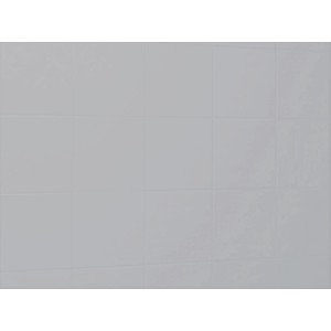 Helle, grau gestrichene Fliesen mit Schöner Wohnen Fliesenlack renoviert.