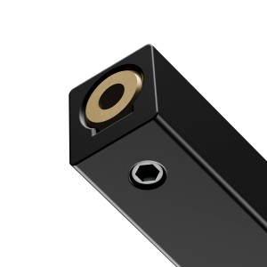 Detailaufnahme: Keuco Edition 11 Bademantelhaken, Schwarz-Matt. Badaccessoire aus Metall mit verdeckter Montage.