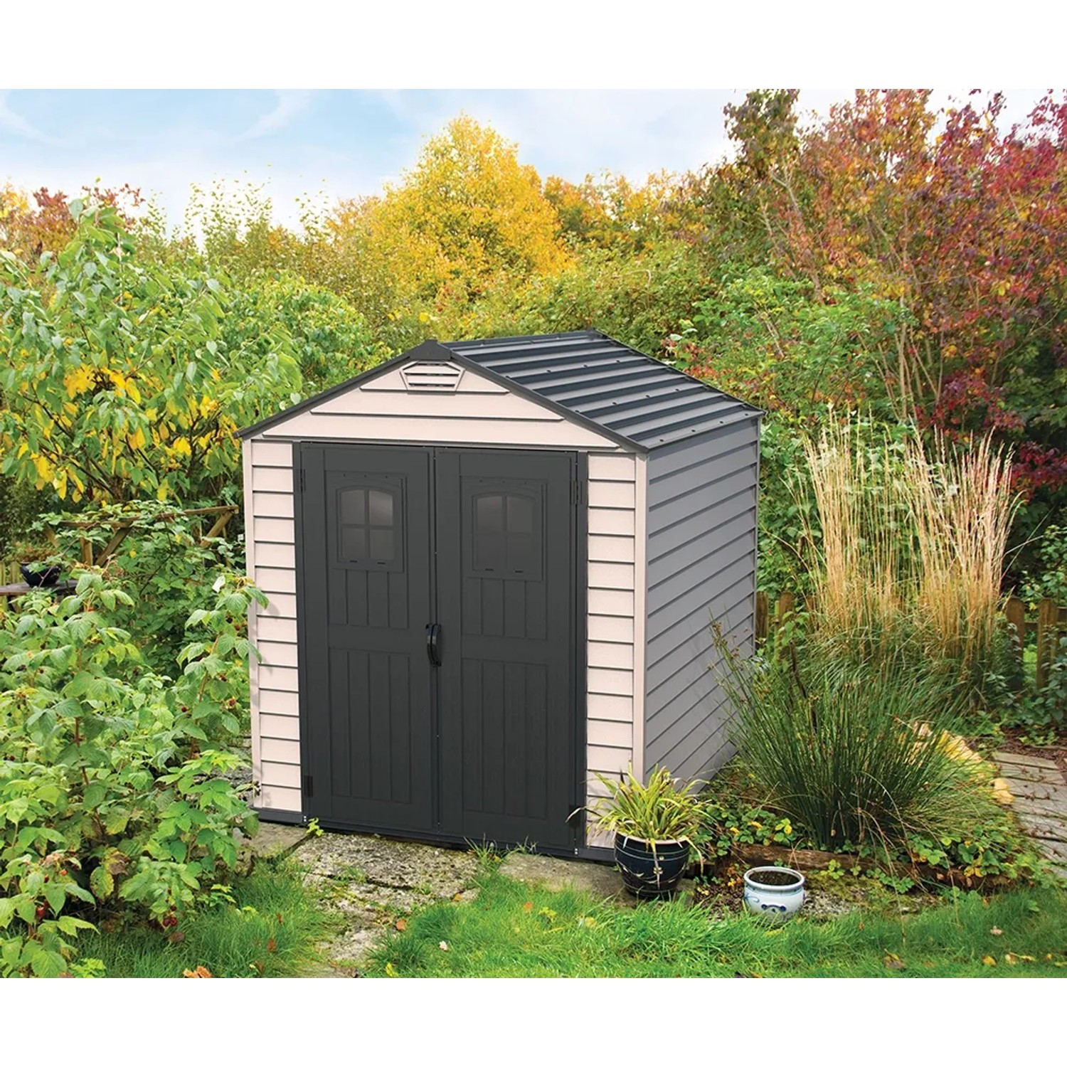 Duramax StoreMax Kunststoffgerätehaus, anthrazit, 4,5 m² im Garten.