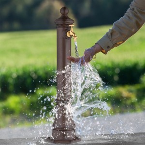 Relaxdays Standbrunnen Aluminiumguss Braun Antik mit Goldenem Wasserhahn 80 cm x 18 cm x 20,5 cm 4,9 kg