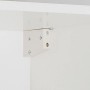 Detailaufnahme: Eckverbindung einer OPTIFIT Küchenzeile in Weiß. Möbelverbinder mit Schrauben.
