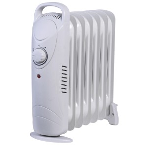 Weißer OBI Mini Ölradiator mit 7 Rippen, 700 W, mit Griff und Thermostat.