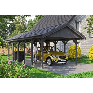 Satteldach-Carport Wallgau in Schiefergrau mit Auto und Dachlattung im Garten.