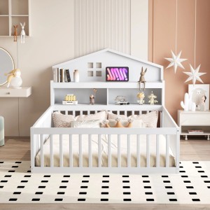 Weißes Massivholz Kinderbett 140x200cm in Hausform mit Kopfteilregalen und Sicherheitsgitter.