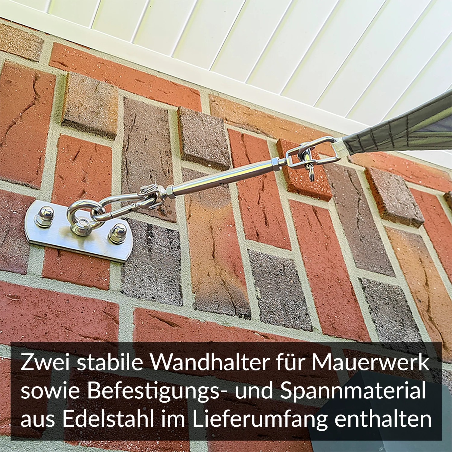 Wandhalterung aus Edelstahl für Toldoro Sonnensegel am Mauerwerk befestigt.