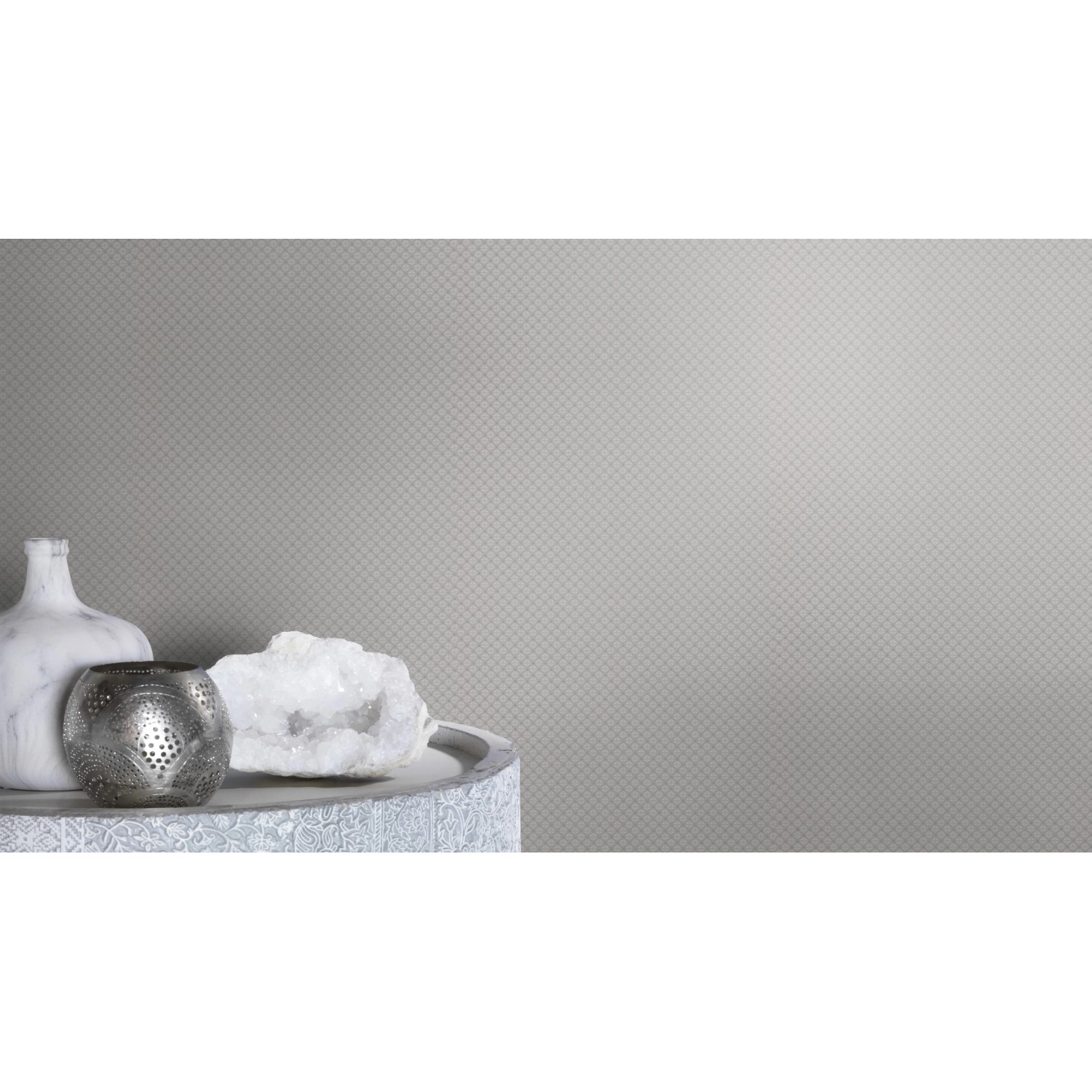 Rasch Vliestapete Tapetenwechsel II 506754, graue Glanz-Optik mit feinem Grafikmuster.