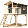 Karibu Stelzenhaus Benjamin mit Netzrampe in Terragrau, Spielturm mit Leiter und Sandkasten.
