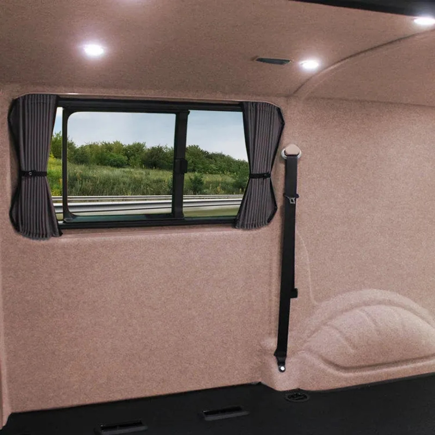 Beige KARAT Nadelfilz Superflex Innenraumverkleidung im Fahrzeug, zuschneidbar.
