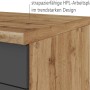 Detailaufnahme: Küchenzeile in Grau und Wotaneiche mit robuster Arbeitsplatte.
