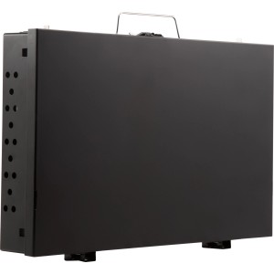 Zusammengeklappter, schwarzer Camping-Holzkohlegrill (45x30,5x46,8 cm) im Kofferformat.