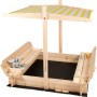 needs&wants Holzsandkasten Sunplaya3 mit Dach und Bänken. Naturholz mit gelb-weiß gestreiftem Sonnendach.