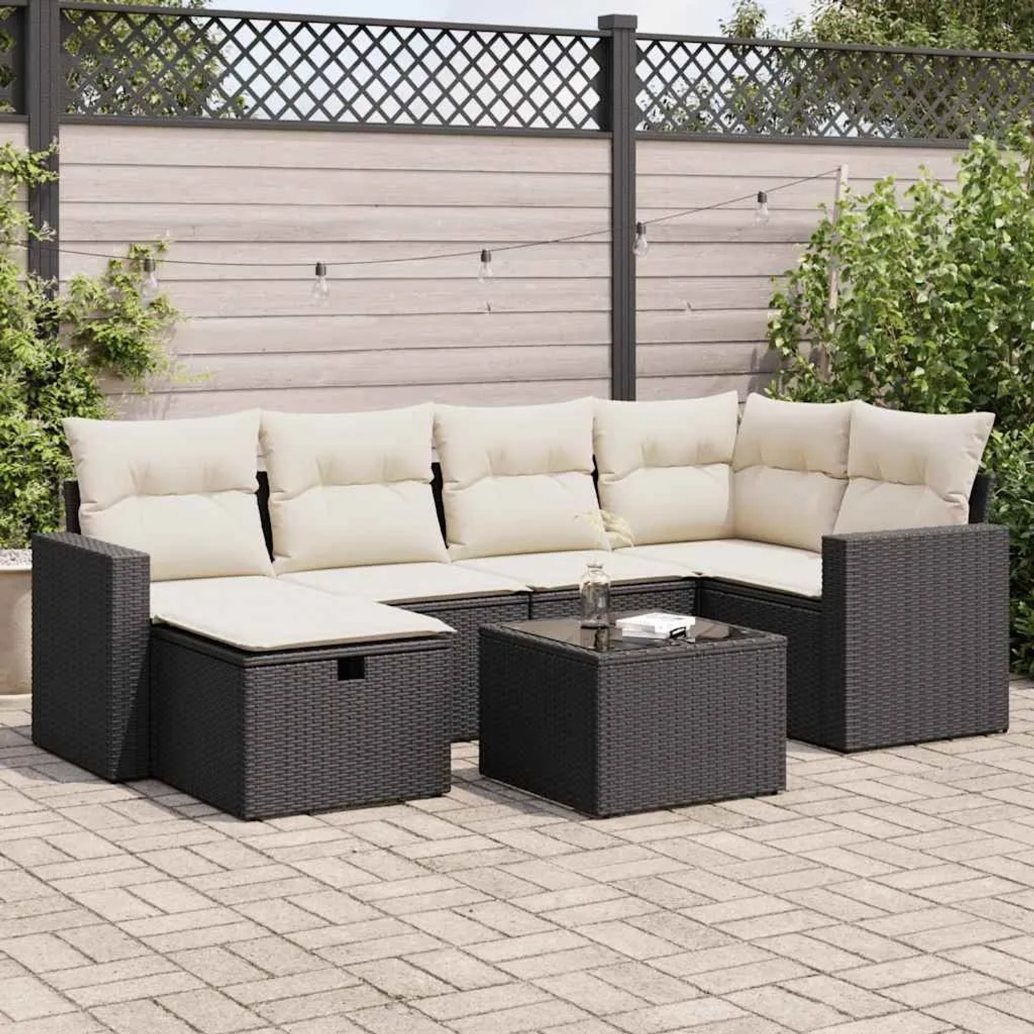 vidaXL 7-tlg. Garten-Sofagarnitur aus schwarzem Rattan mit cremefarbenen Kissen und Tisch.