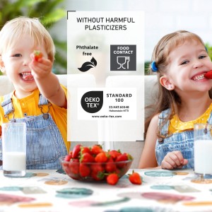 Venilia Tischdecke Lemon, Meterware, mit Erdbeeren und Kindern am Tisch.