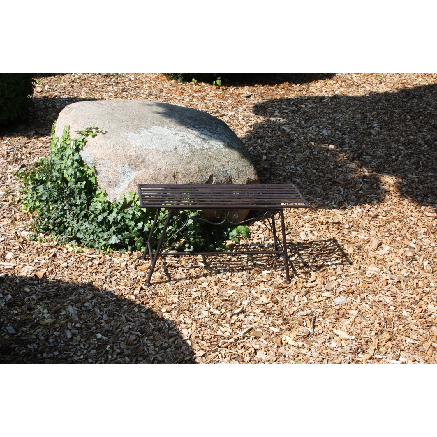 Blumenbank Lorin im Antik-Look, schwarz-braun, aus Metall für Garten, Terrasse oder Balkon.